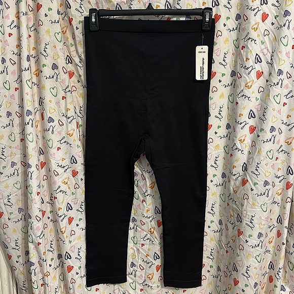 Shapermint Empetua High-Waisted Shaping Capri Legging - Picture 1 of 3